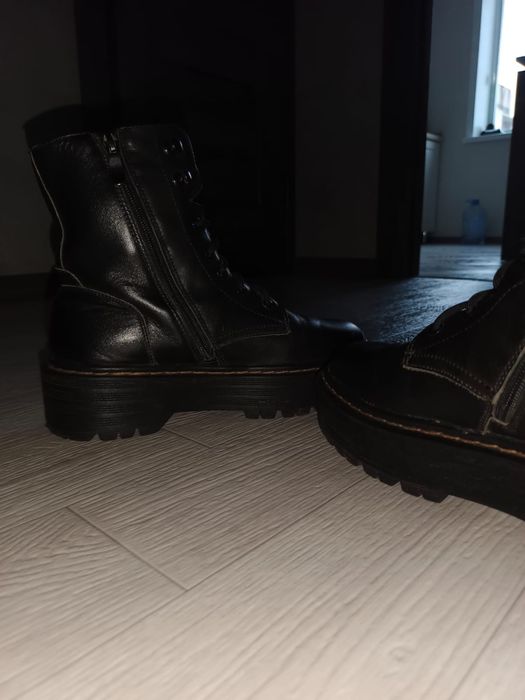 Продам осенние ботинки