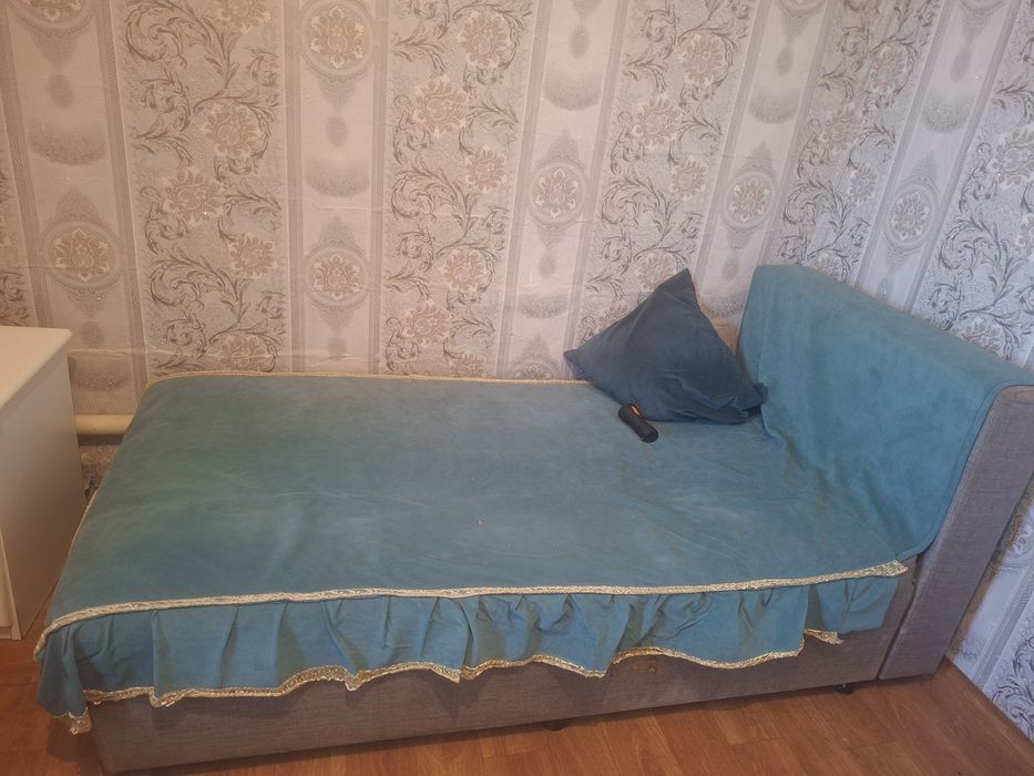 Продам.        диван