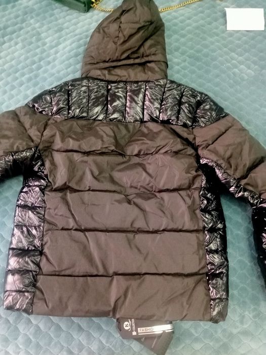 Продаю демисезонная куртку