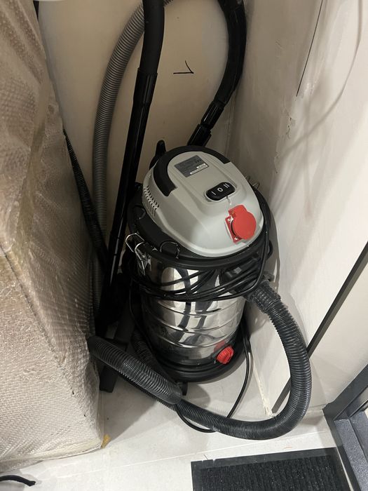 Продам строительный пылесос