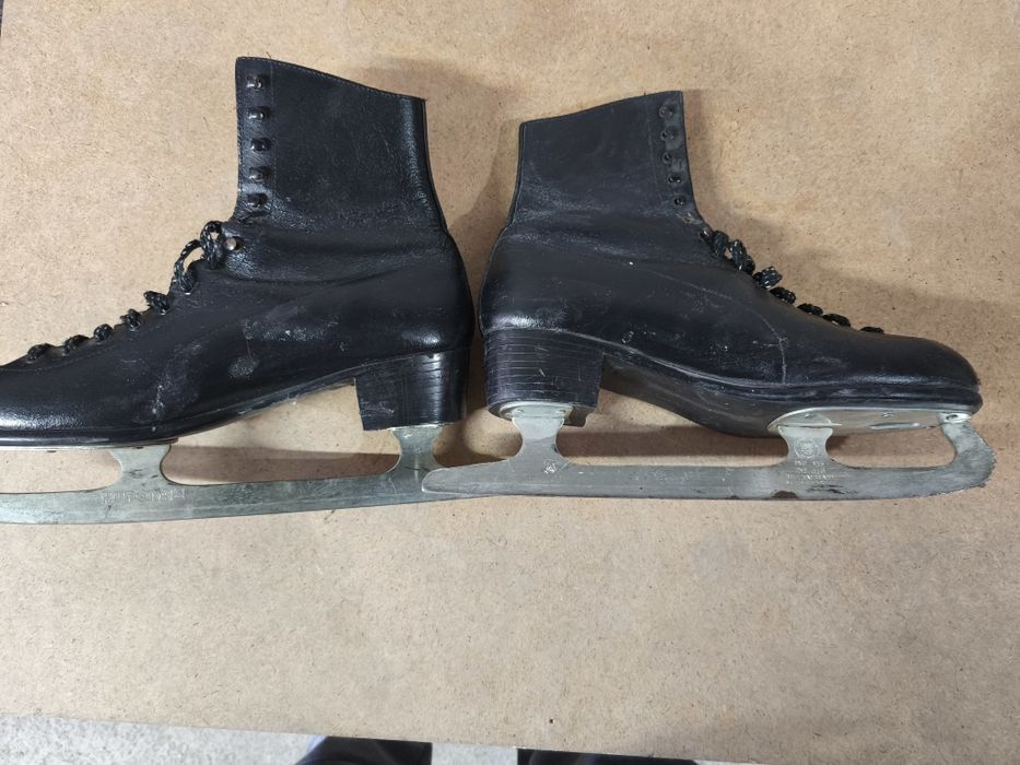 Ретро кънки за лед