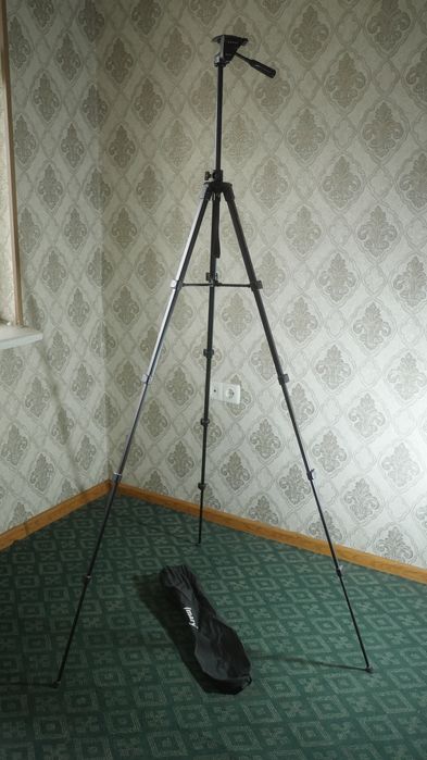 Штатив, купил за 200 000