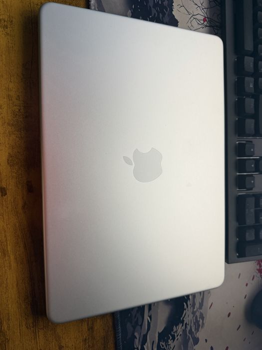 Macbook neo silver 8/512