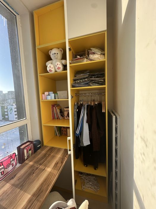 Шкаф и парта для учебы