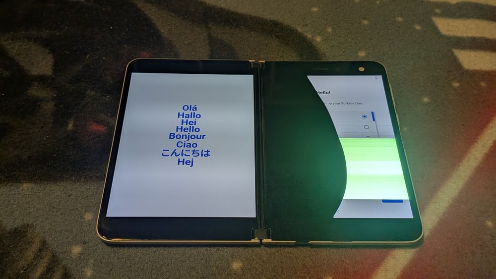 Telefon Microsoft Surface Duo