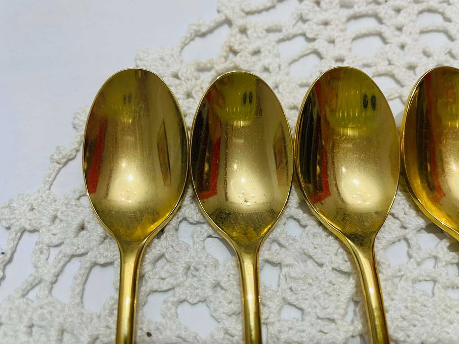ROYAL ALBERT красиви позлатени лъжички от Англия