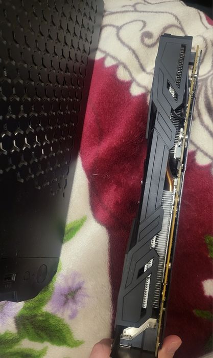 Sroshno  GTX 1080 GIGABYTE videokartasini sotaman holati ideal.