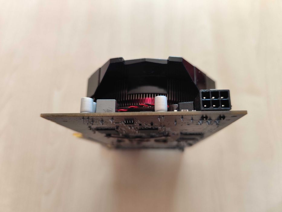 Placă video XFX Radeon HD 5770 1GB GDDR5 – Ediție Colecție / Retro Gaming