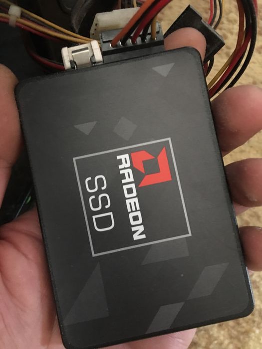Продам ssd 240 gb AMD Radeon