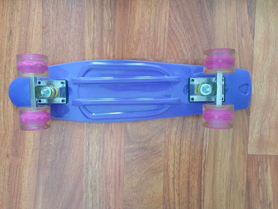Penny board mov cu luminițe