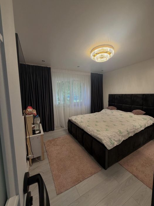 Vând apartament mobilat