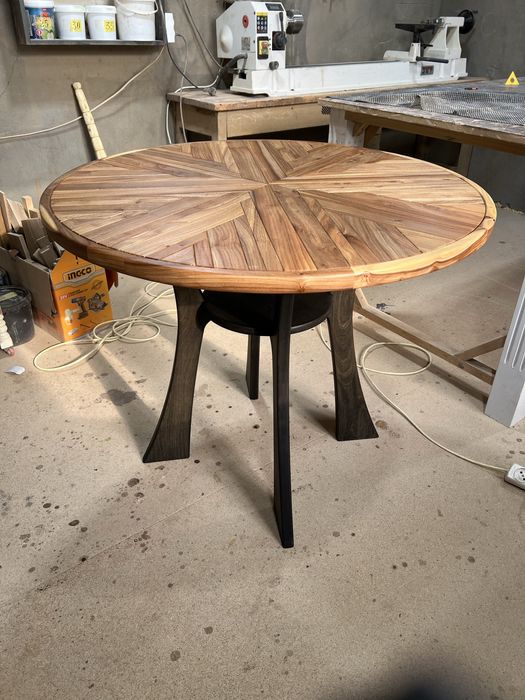 Круглый стол из массива карагача 92 см