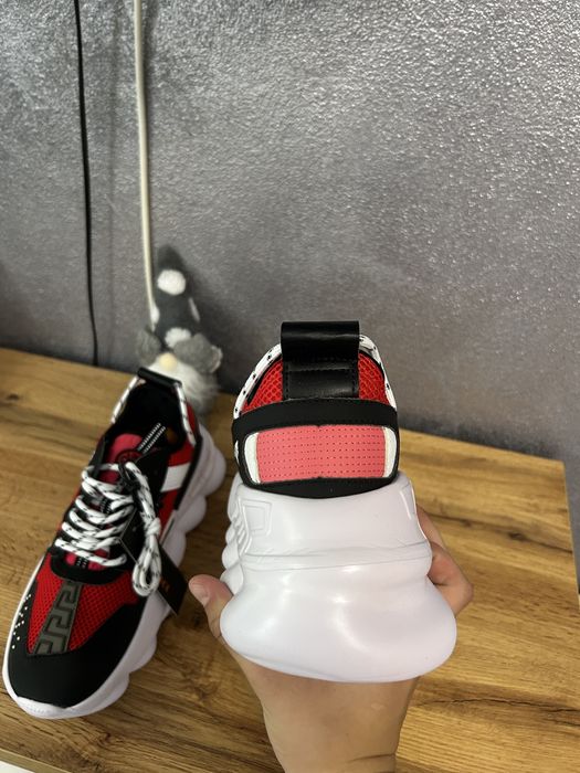 versace chain reaction
