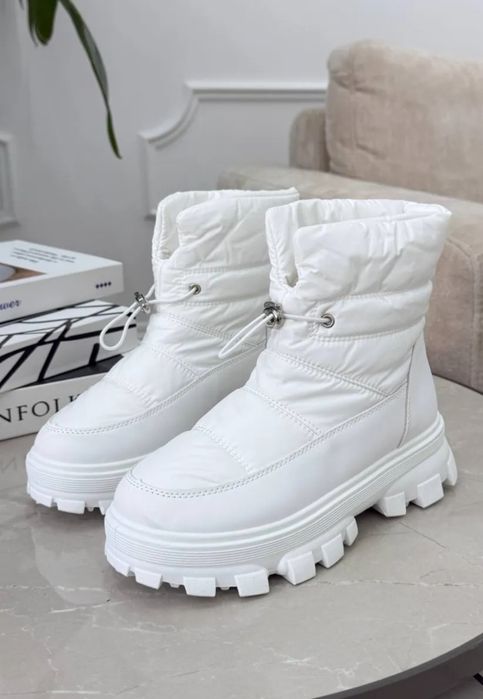 Продам женские дутики