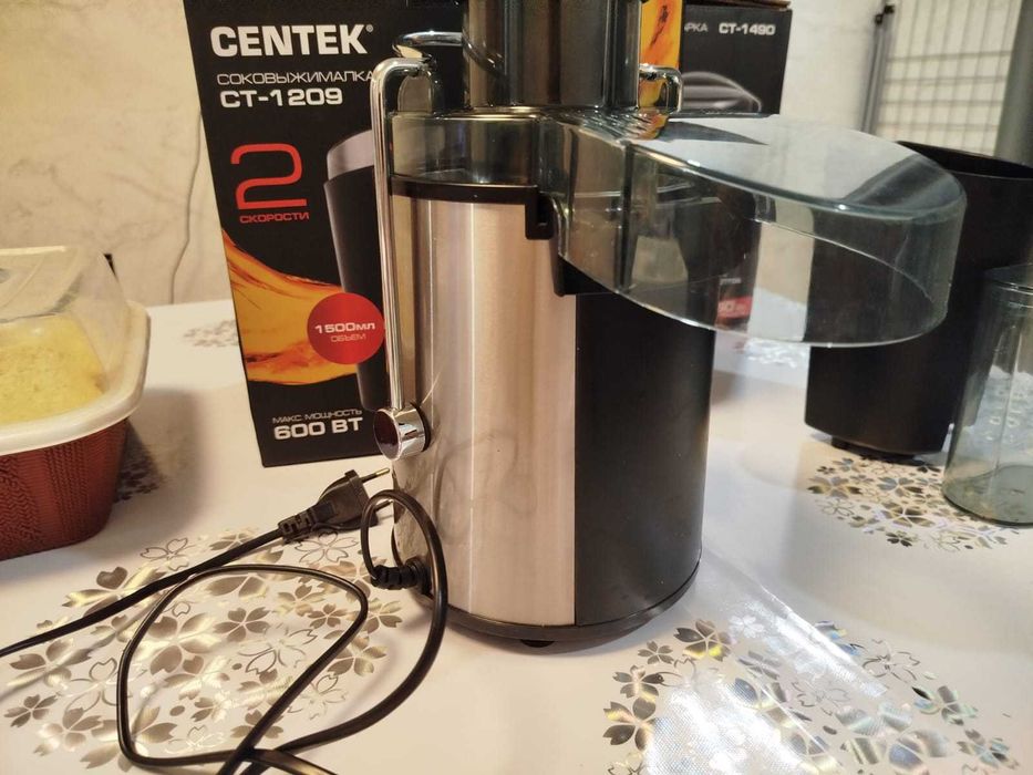 Соковыжималка продается