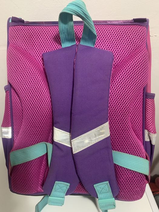 Школьная рюзак.Хорошом состояние