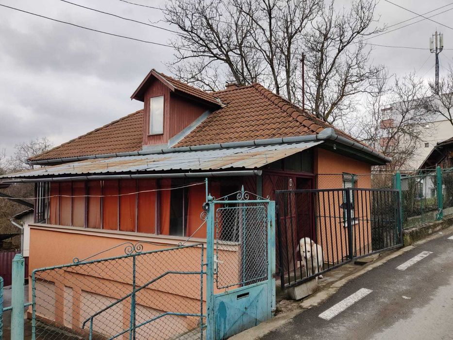 Locuinta 2 Camere, Terasa Acoperita, Bucatarie Vara, Pivnita, Anexe