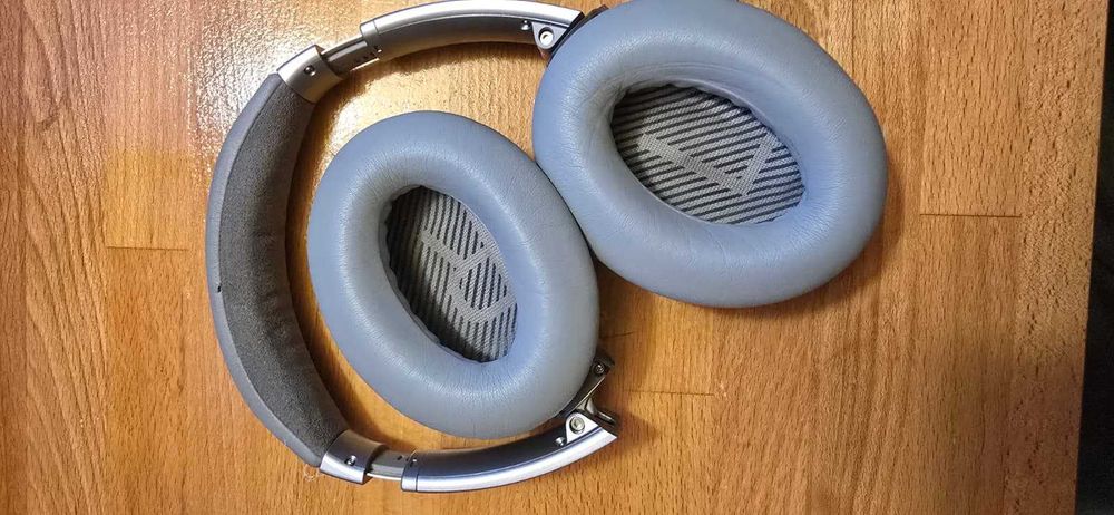 Bose QuietComfort 35 – Noise Cancelling – Bluetooth – Cutie + Husa