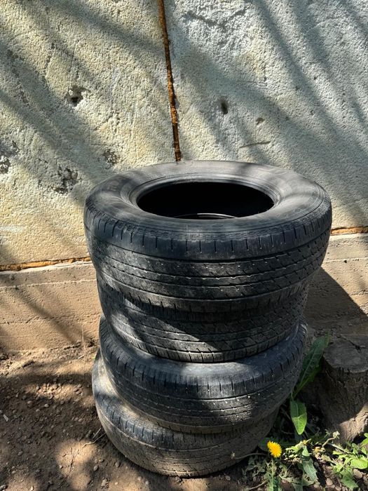 Продам шины летние ROADX  225/70 R16
