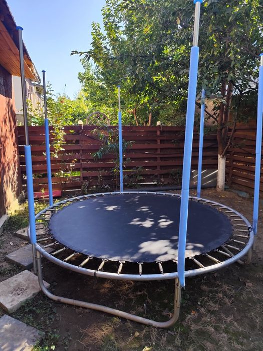 Trambulina de exterior cu diametru 240