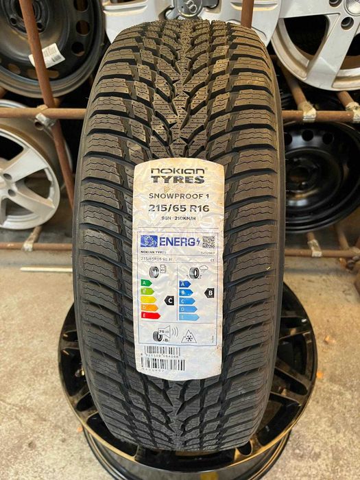 Anvelopa 215/65/16  Nokian snowproof1- profil de iarna
