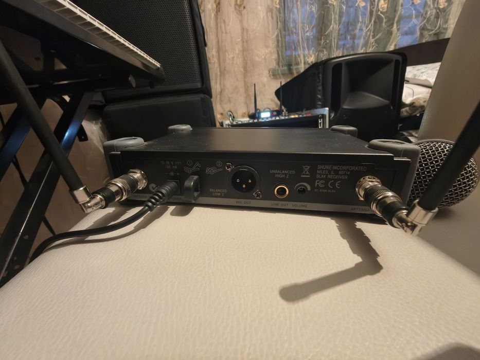 Vând microfon shure beta58 + tascam