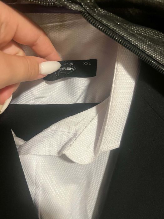Продава се костюм