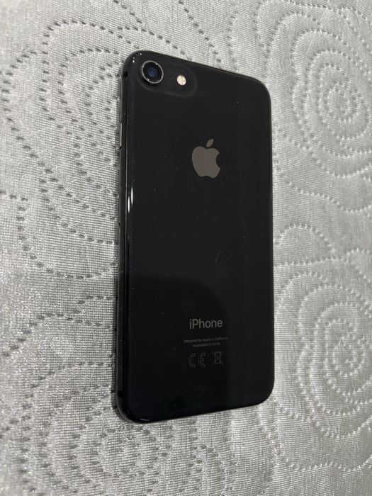 Продам айфон 8, 64 гигобойт