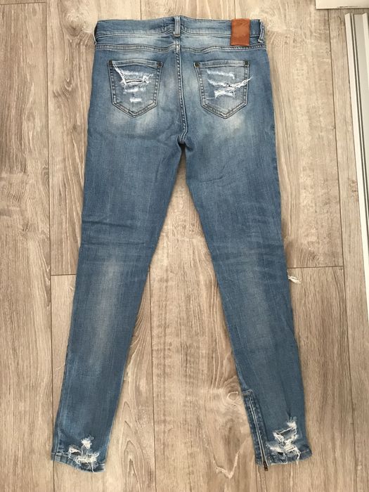 Blugi rupți Bershka nr.40