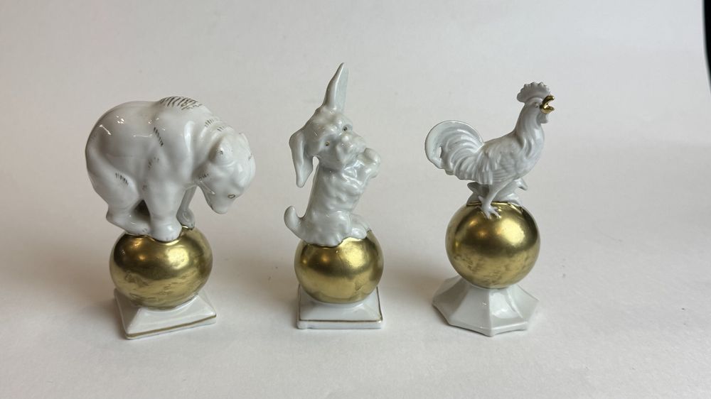 Фарфоровая статуэтка