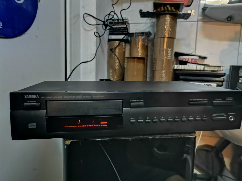 Player yamaha cdx480