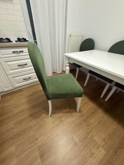 Masa de lemn cu scaune