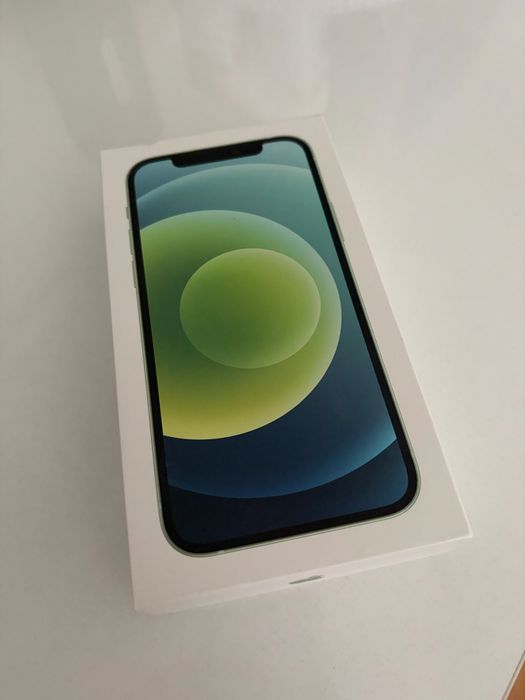 Айфон 12  64GB  без следи от употреба