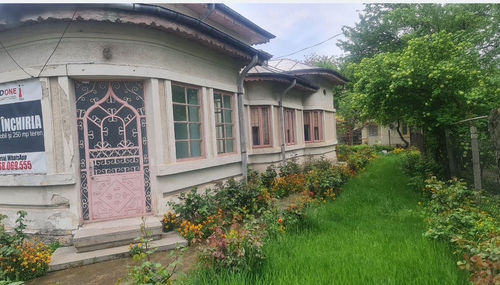 Casa de Vanzare 180 mp , 600 teren  Rm Sarat  - spatiu comercial