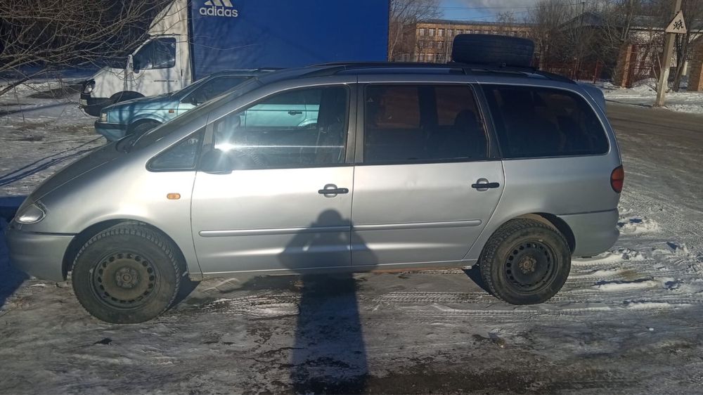 Шарань об 2.8 газ/ бензин автомат