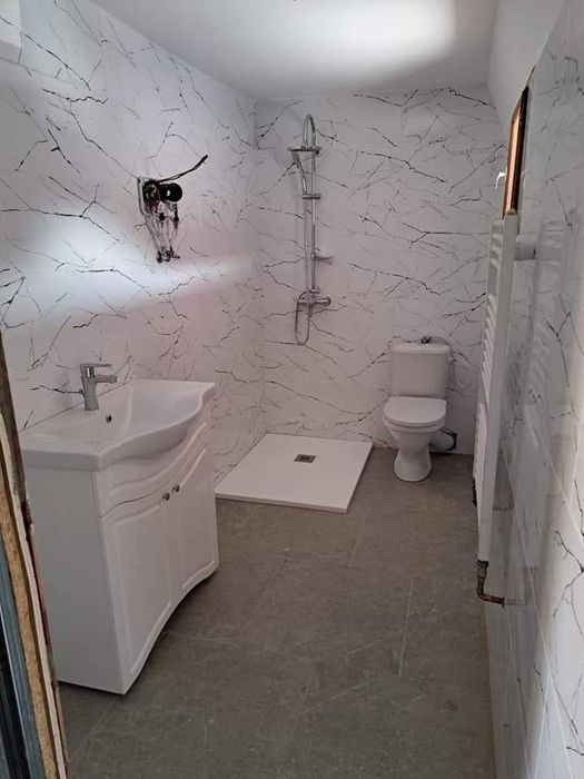 Disponibil. Execut lucrări interioare și exterioare