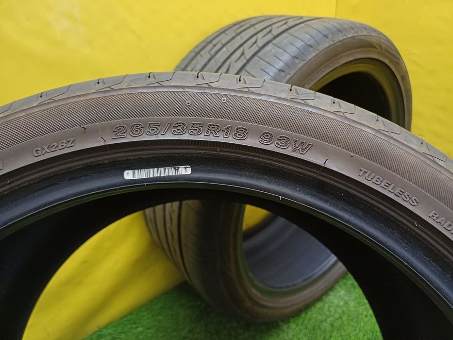 Шины 265/35 R18 Bridgestone пара.