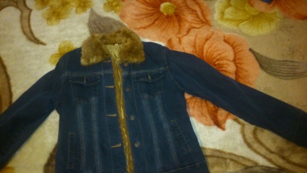 Дънково яке и дънки