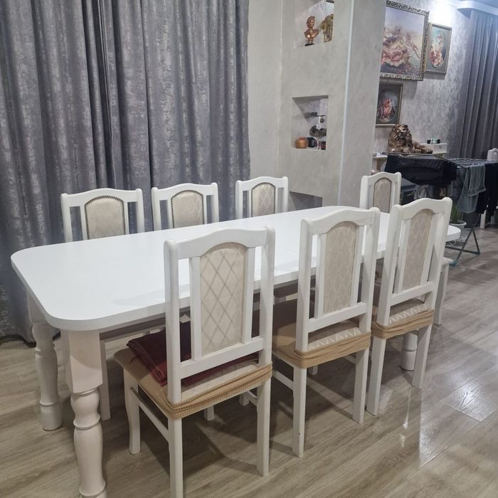 Кухонный стол  со стульями