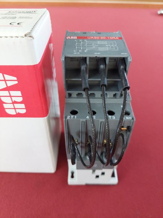 Продавам 7 контактора