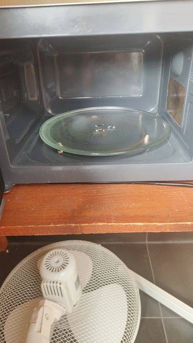 Cuptor cu microunde myria