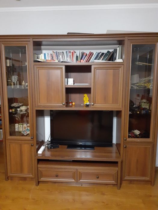 Продам горку для гостиной