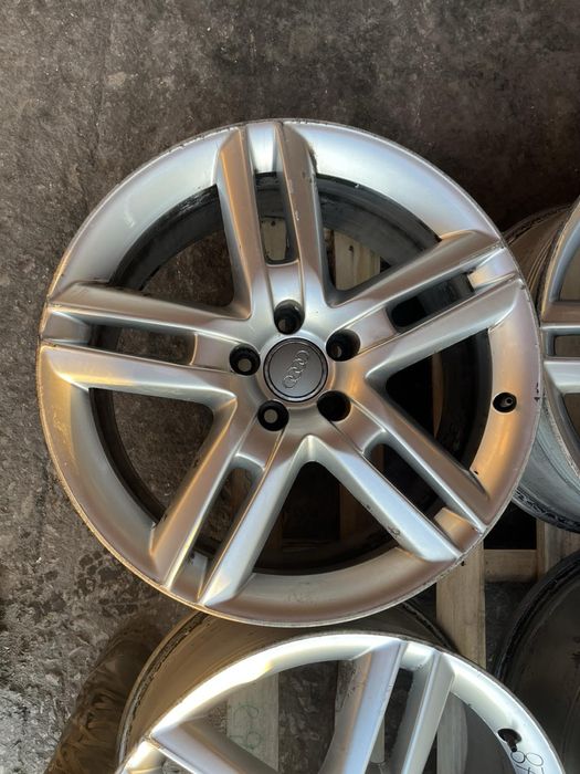 Оригинални лети джанти Audi A6 A7 A8 4g0601025bq 8.5j 19” et45 ном 87