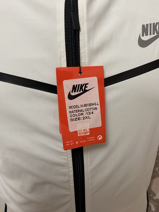 Продам спортивный костюм