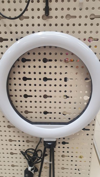 Lampa circulara cu trepied 
за гримиране, други
Ide