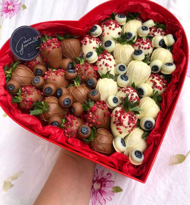 Новый год с Новым вкусом! Yangi yil Sovgalari. Клубники в шоколаде