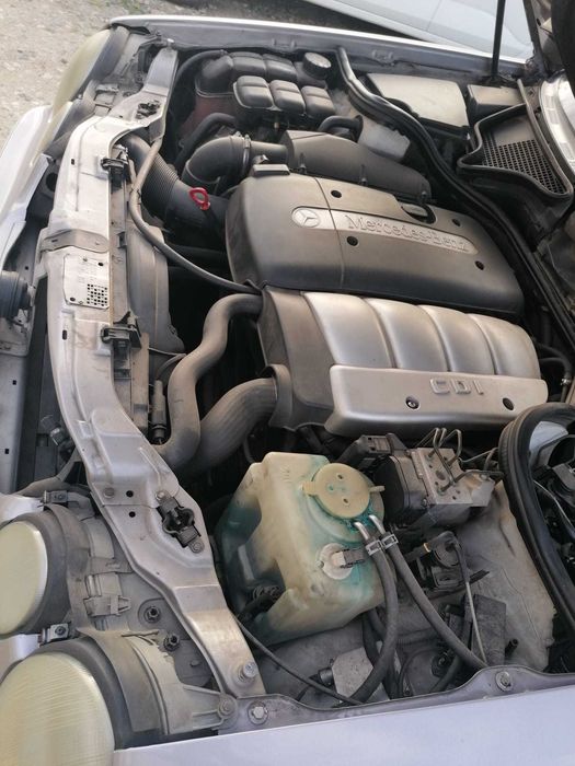 Vând Mercedes E 200cdi