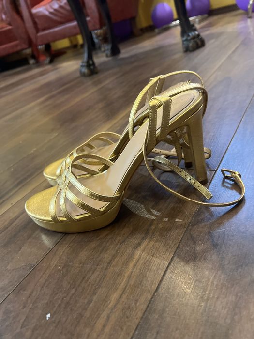 Sandale cu toc Guess