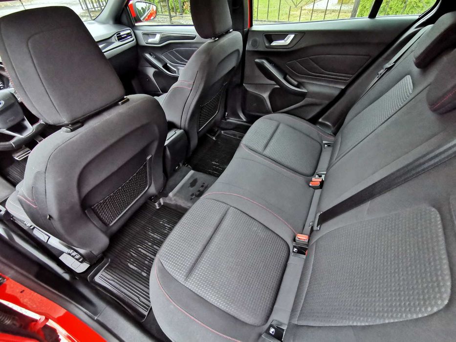 Focus ST- LINE~2.0_ 150 CP, automata, Faruri FULL LED~ Head-Up Display, B&O, Keyless Go+Entry, Camere, Padele,Line Assist, Volan incalzit, ETC.