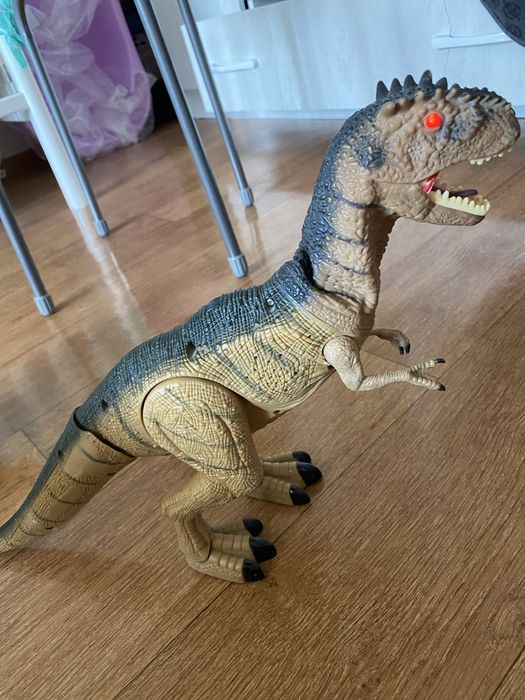 Игрушки динозавры